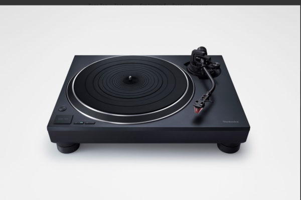 Technics SL-1500C turntable