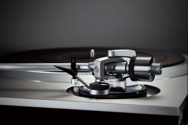 Technics SL-1500C turntable