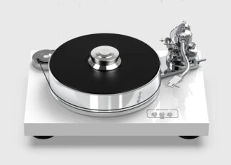 Pro-Ject Signature 10 Turntabe